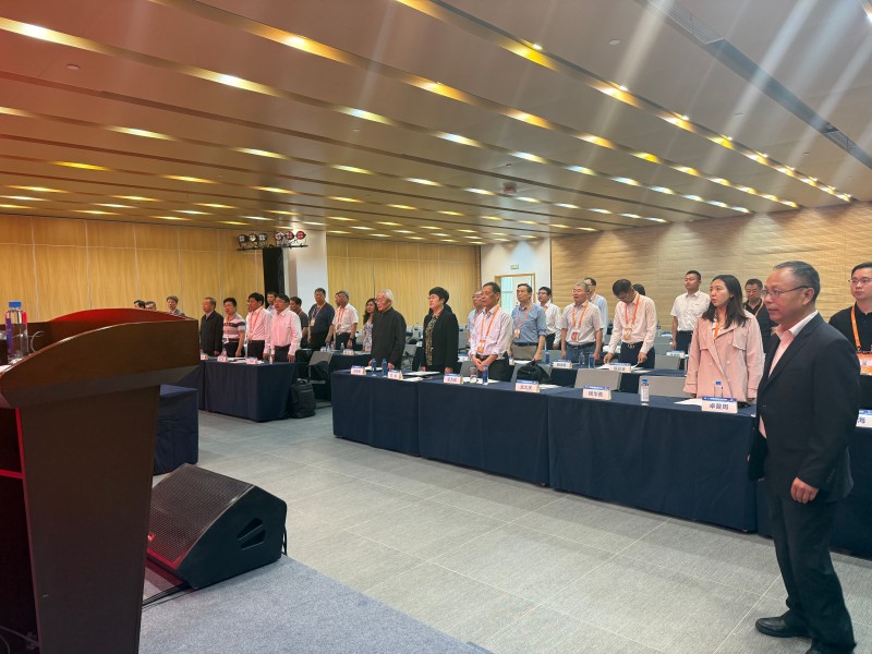 党员大会-唱国歌.jpg 党员大会-唱国歌.jpg